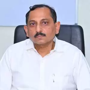 डॉ. बकुल लाड