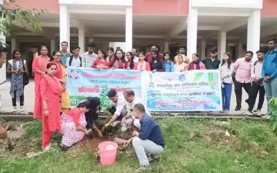 एक पेड़ मां के नाम - 2025